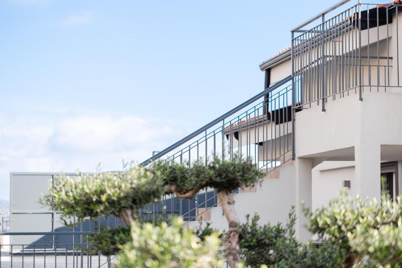 Villa La Matta Apartments And Luxury Suites Санремо Экстерьер фото