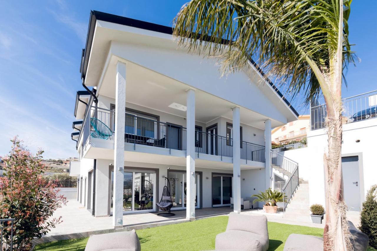 Villa La Matta Apartments And Luxury Suites Санремо Экстерьер фото